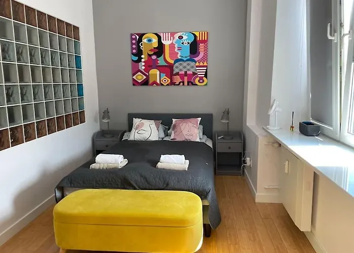 Elegant With An Amazing View! Warsaw