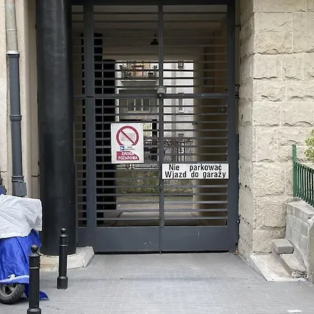 Elegant With An Amazing View! 아파트